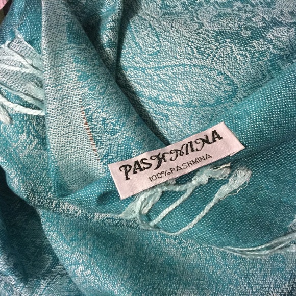 Beautiful Aqua Pashmina - Picture 5 of 5